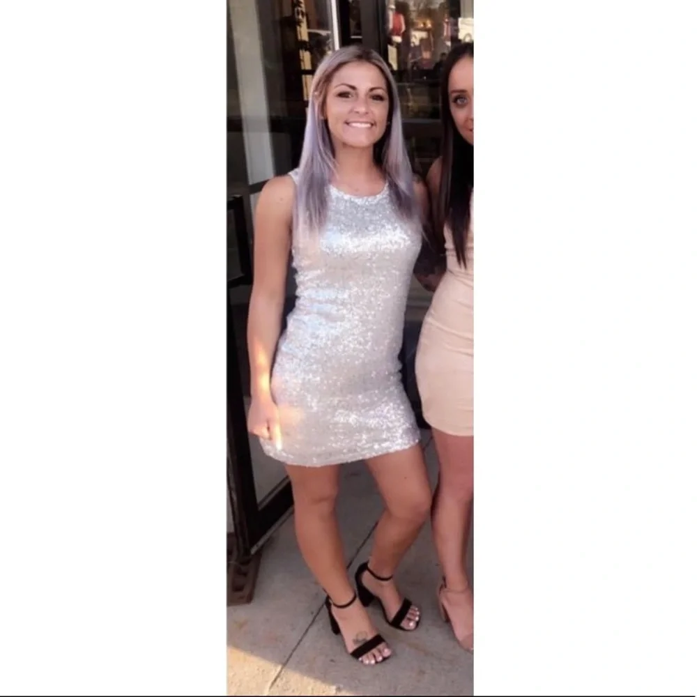 DRESS - Picture 2 of 3